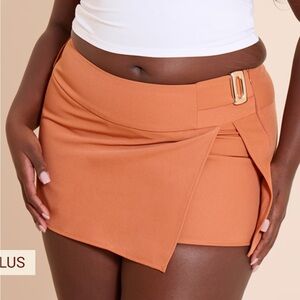 PrettyLittleThing Orange Skort Plus size NWT